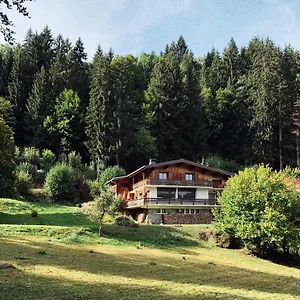 https://chalet-vinales.hotels-rhonealpes.com